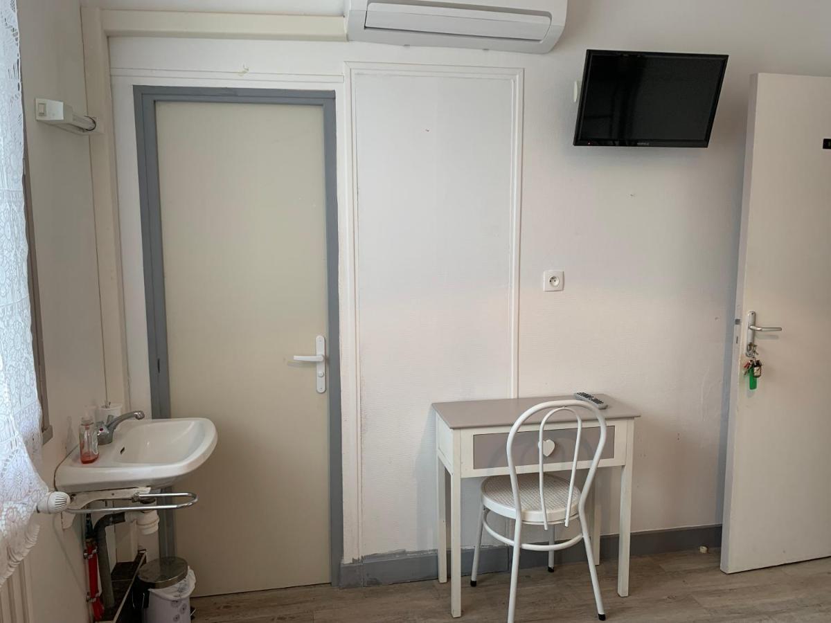 Lailly-en-Val Hotel Du Cygne De La Croix Blanche מראה חיצוני תמונה