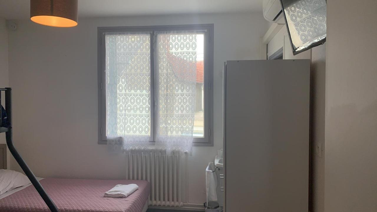 Lailly-en-Val Hotel Du Cygne De La Croix Blanche מראה חיצוני תמונה