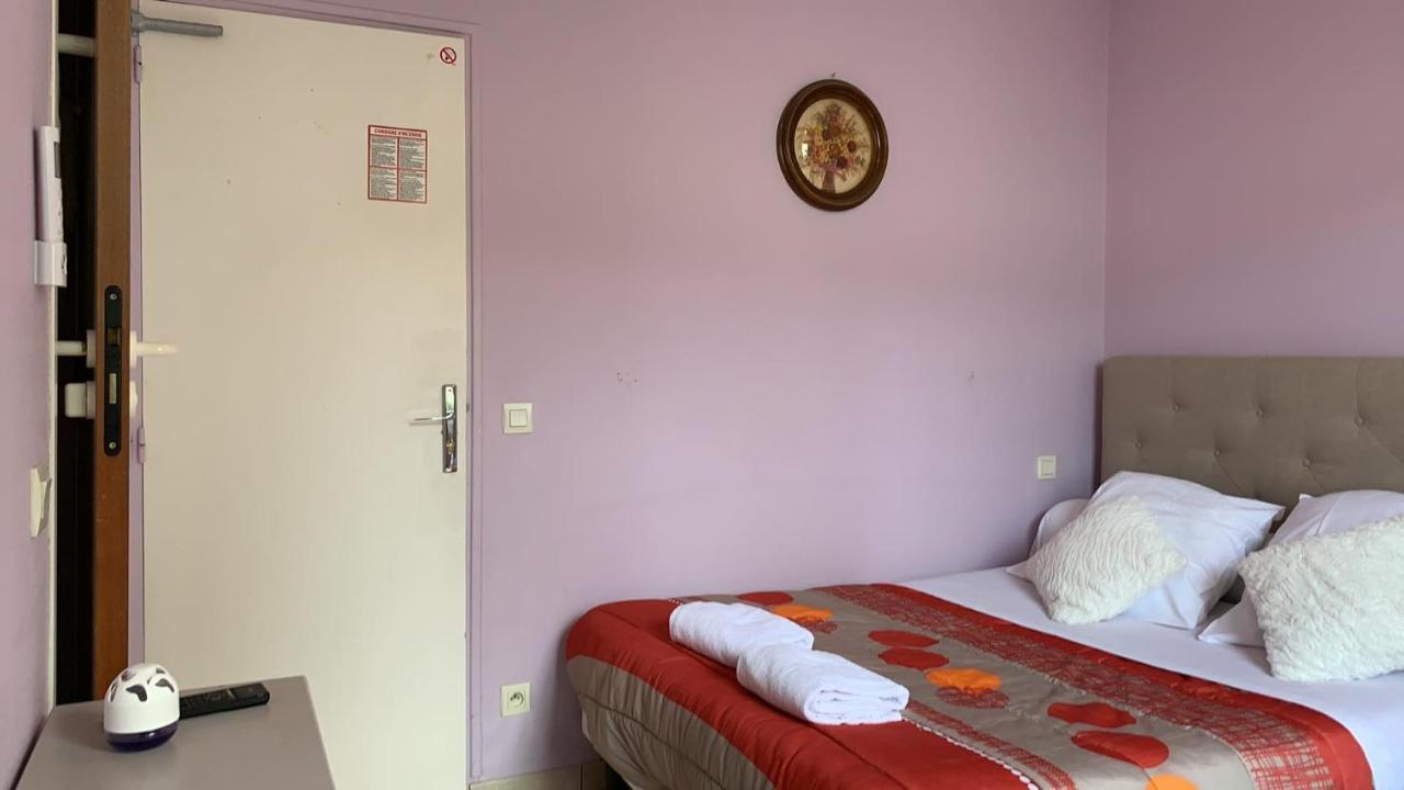 Lailly-en-Val Hotel Du Cygne De La Croix Blanche מראה חיצוני תמונה