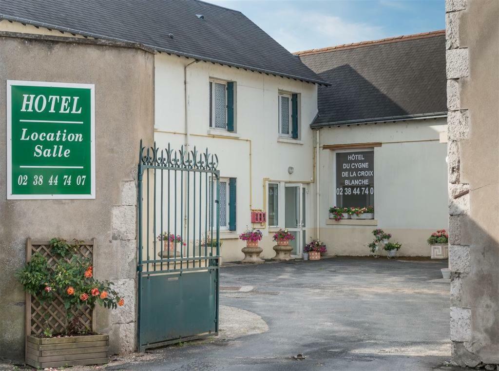 Lailly-en-Val Hotel Du Cygne De La Croix Blanche מראה חיצוני תמונה