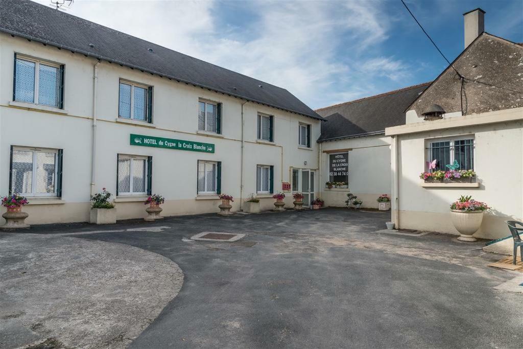 Lailly-en-Val Hotel Du Cygne De La Croix Blanche מראה חיצוני תמונה